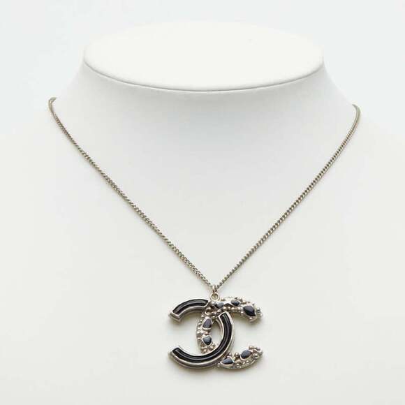 CHANEL Black Logo Necklace - Picture 6 of 6